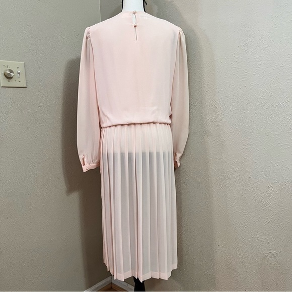 Vintage In The Mood pink chiffon dress - Picture 4 of 9